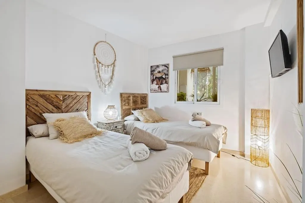 Standing Apartment In Marbella 0*,